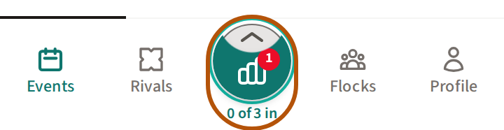 The bar with the round Play button in teal, ringed: the little arrow on top, a chart mark and a small red number on it, and how many of the field's cards are in written under it — how your round is going.